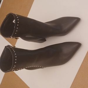 Boots olivia kate size 71/2